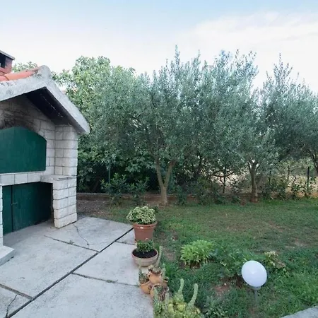 Apartment With A Parking Space Kastel Stafilic, - 20763 Kastela