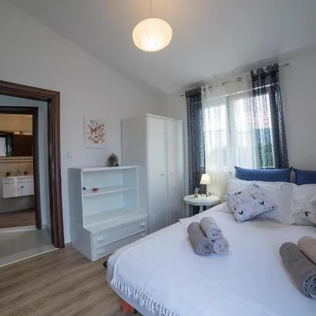 Apartment With A Parking Space Kastel Stafilic, - 20763 *