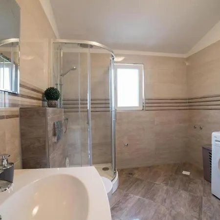 Apartment With A Parking Space Kastel Stafilic, - 20763 Kastela